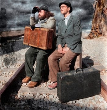 Dori Engel as Vladimir and Yuval Rappaport as Estragon in Waiting for Godot, by Samuel Beckett